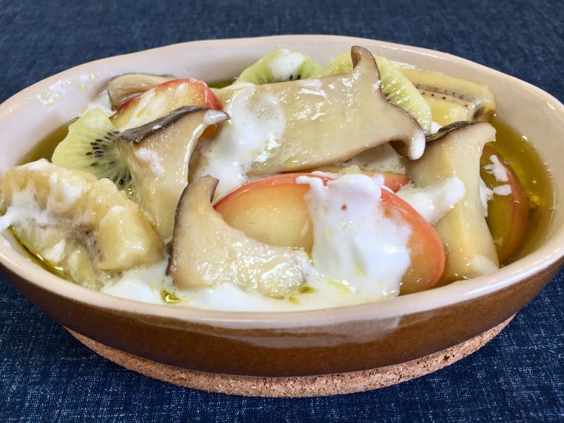 とろけるフルーツとエリンギのアヒージョ♪