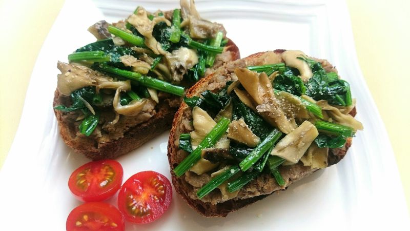 まいたけのオープンサンド