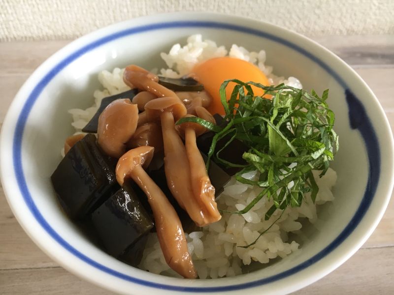 ブナピーと昆布の佃煮のTKG