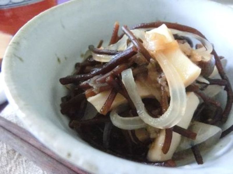 さっぱりコクうま♪　ヒジキとエリンギの梅煮