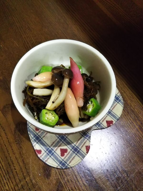 きのこともずくの酢の物