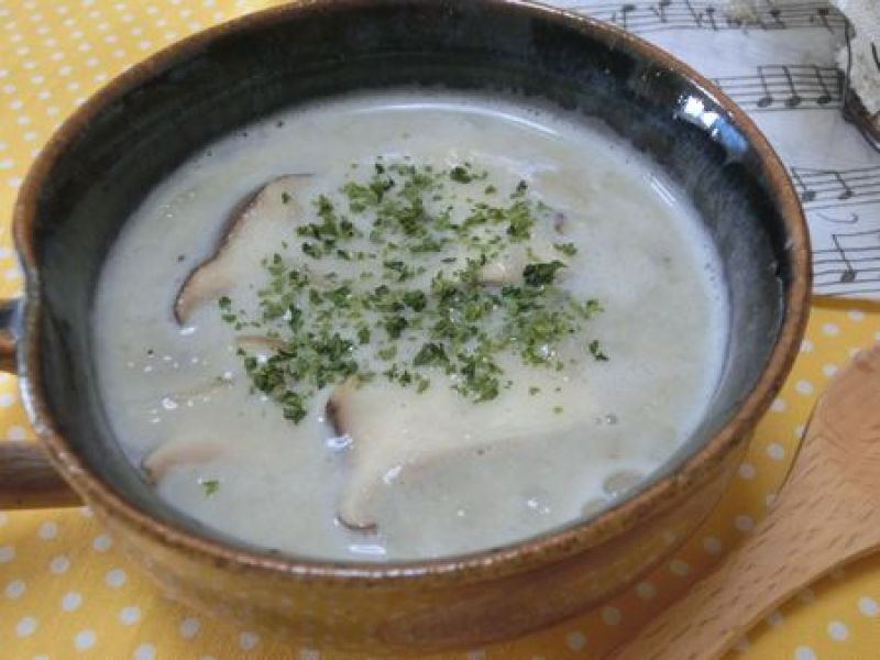 顆粒スープ不使用☆　きのこ入り里芋のポタージュ