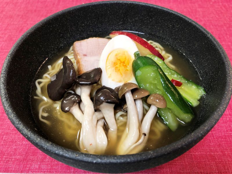 キノコと麹のWパワー！冬でも食べたい麹水のキノコ涼麺♪