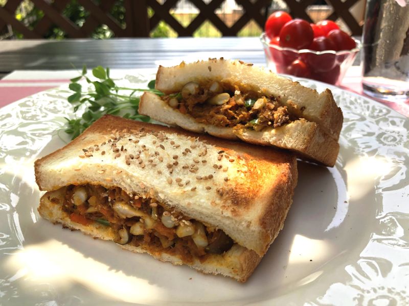 ブナシメジとイワシの焼きカレーサンド♪