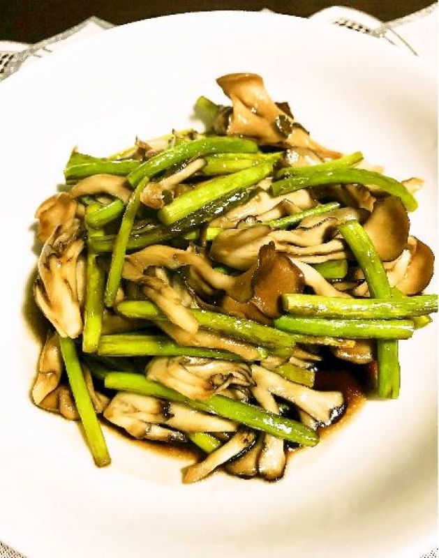 舞茸とニンニクの芽のエスニック炒め