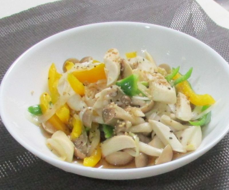 冷えたカラダに・きのこ野菜のレンチン温サラダ