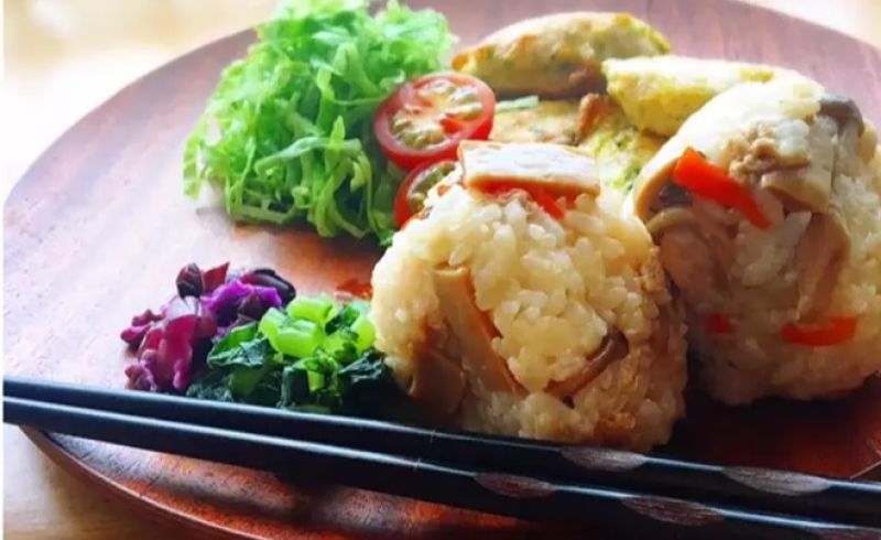 ＊混ぜるだけ＊簡単＊きのこご飯