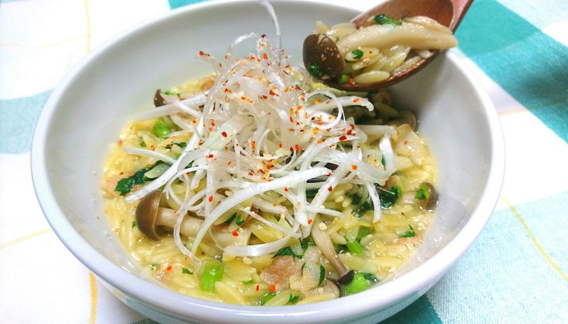 きのこと春菊のリゾーニ