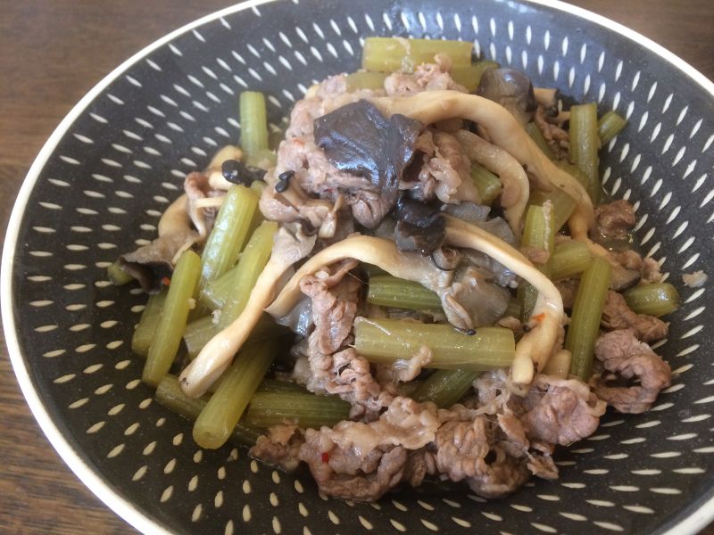 ふきと牛肉と霜降りひらたけの甘辛煮