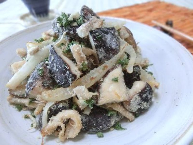 生どんこと新玉ねぎのおからつゆ炒め