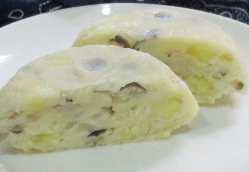ブナシメジとさつま芋のレンチンお手軽パン
