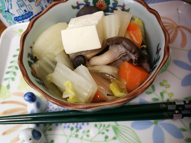 マイタケと豆腐のヘルシーお手軽鍋