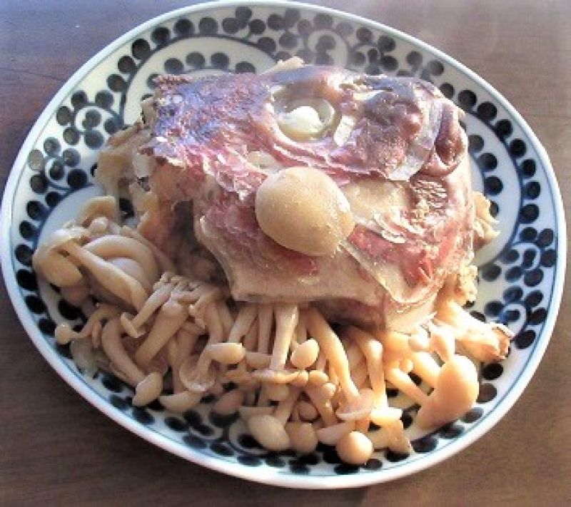 ブナピーと鯛のあら炊き
