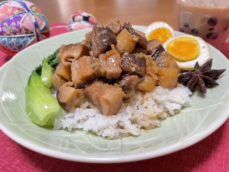 八角香る、生どんこと大根のルーローハン♪