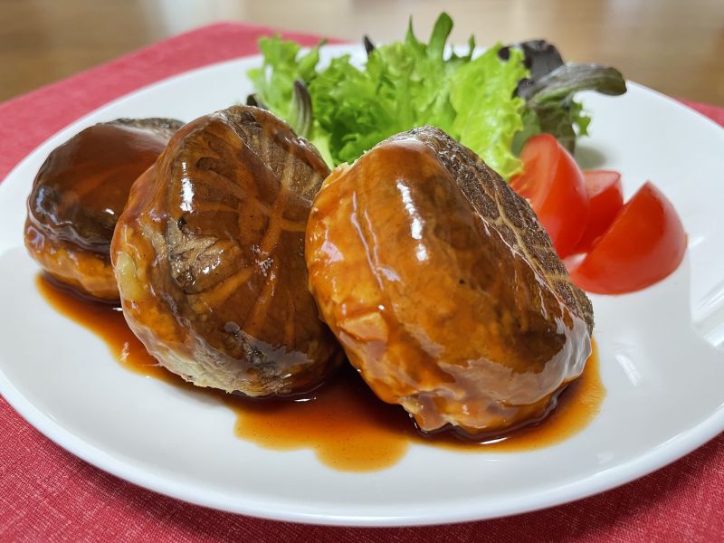 生どんこの大豆ミート、豚ひき肉詰めヘルシーハンバーグ♪