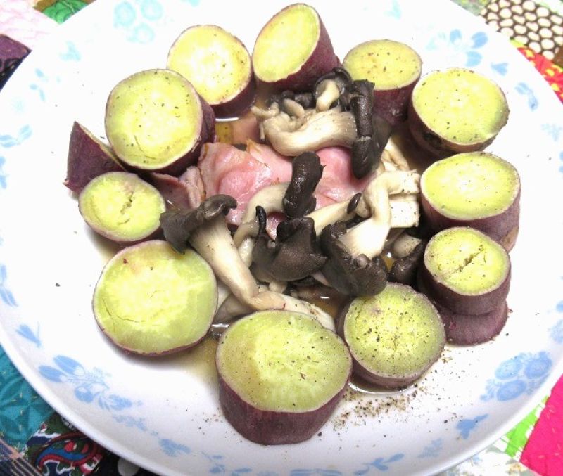 霜降りひらたけとサツマイモのコンビ煮