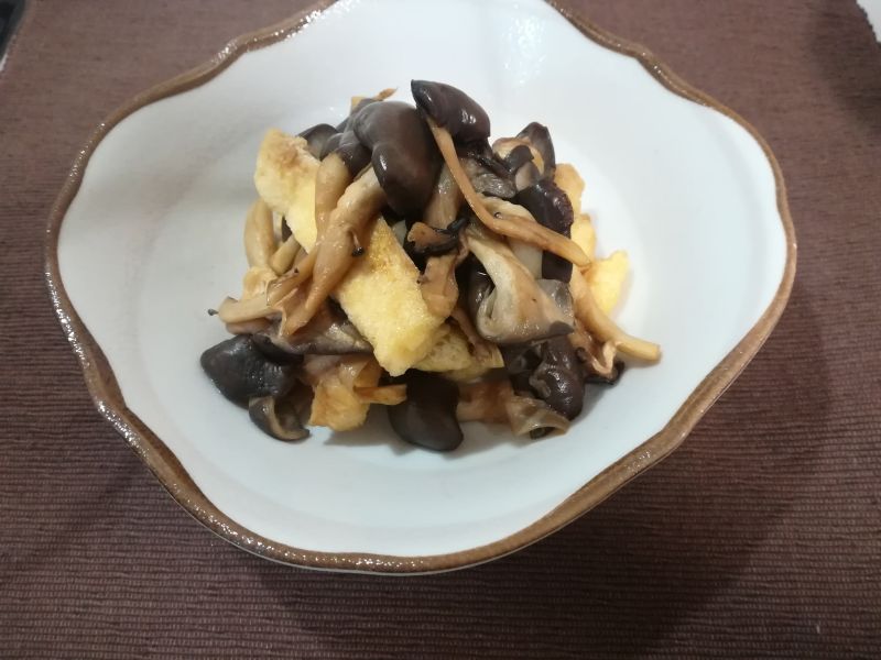 シンプルに味わう　ひらたけと油あげの素焼き