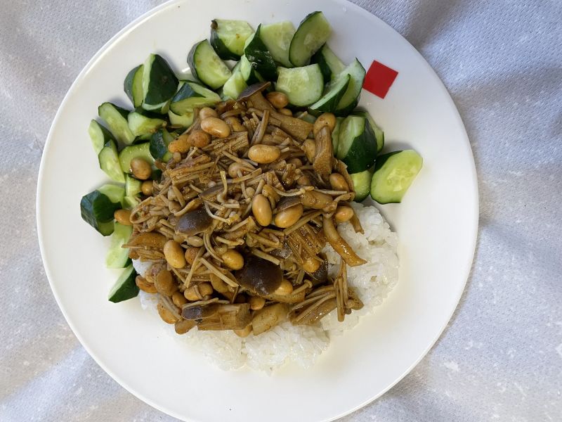 きのこと大豆のドライカレー