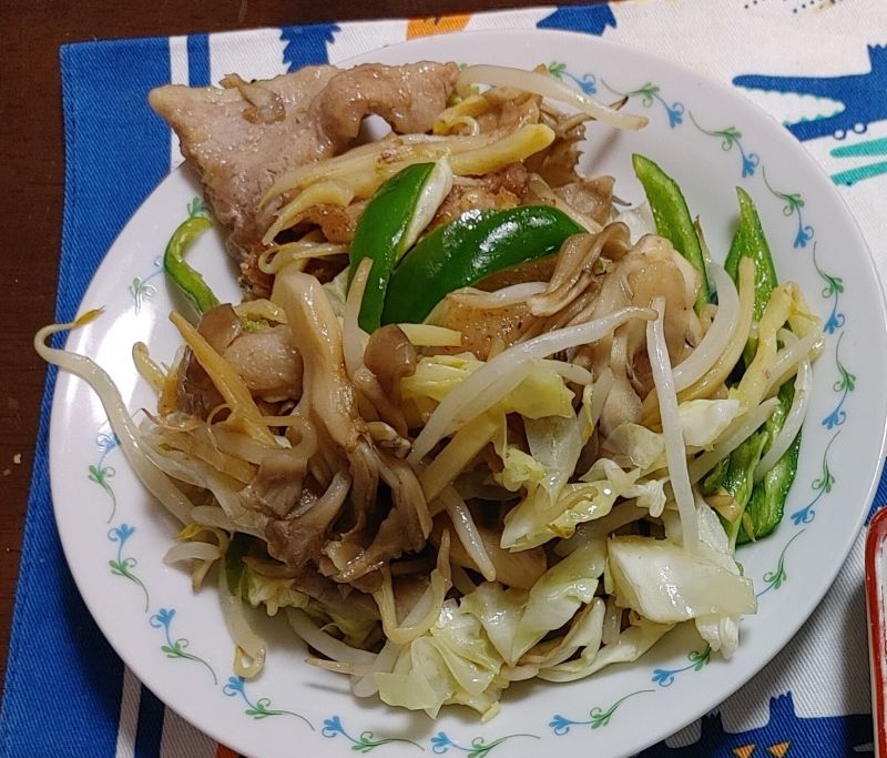 舞茸と野菜の炒めもの