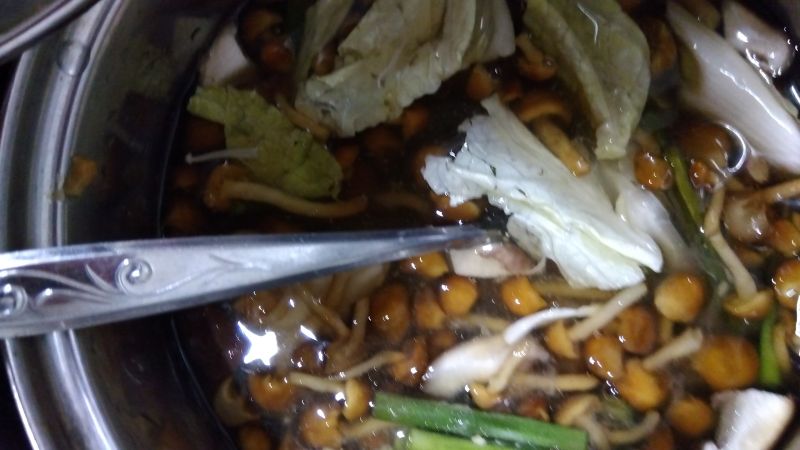 なめこ白菜ニラ味噌汁