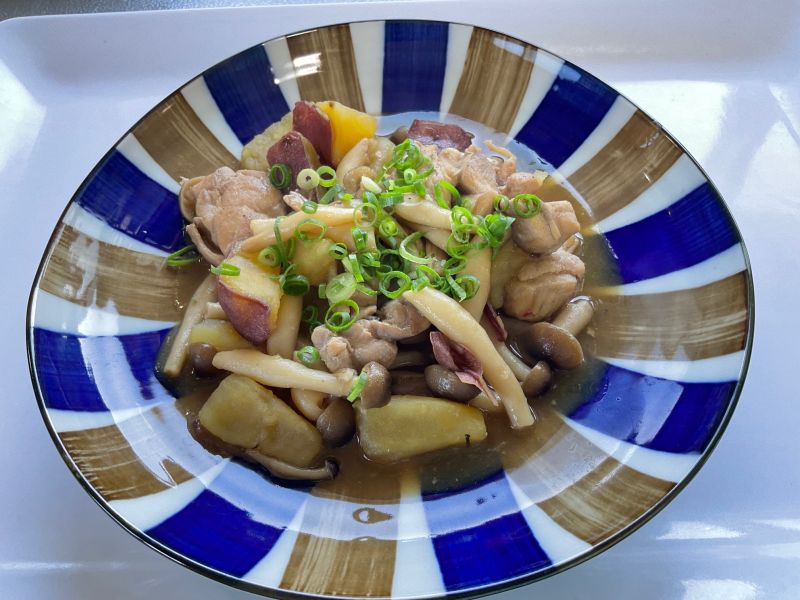 鶏肉、しめじ、さつまいもの中華風甘辛煮