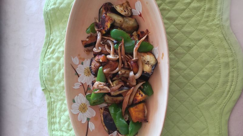 しめじとカラフル野菜の炒め物