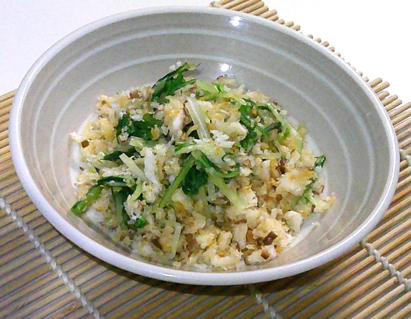 どんことみず菜とパン粉のガリバタ和え