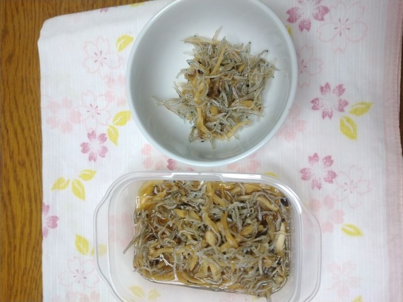 ひらたけ軸とちりめんじゃこの酢の物