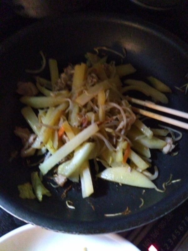 じゃがいもきのこ野菜炒め