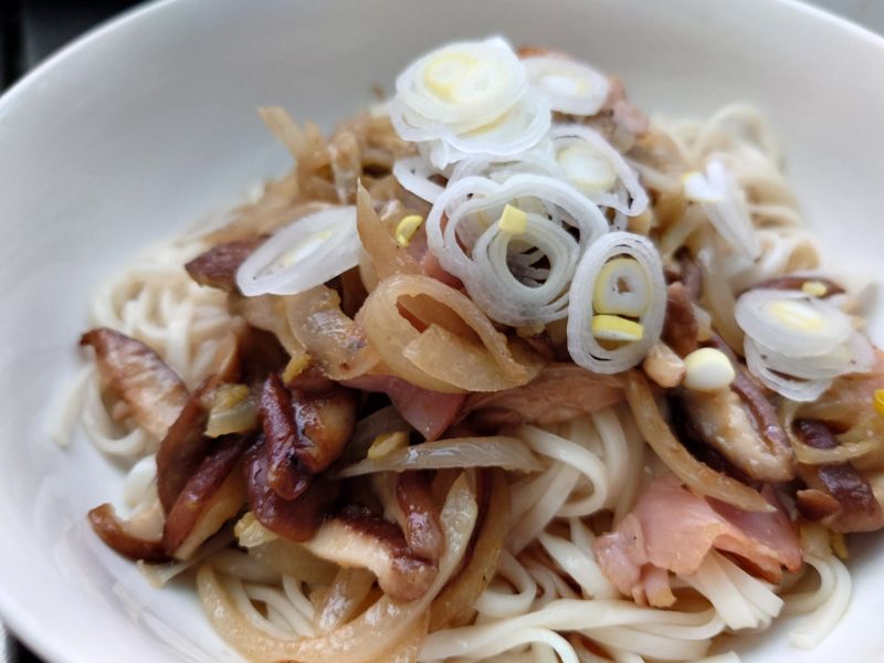 稲庭うどんの野菜のっけ（柚子胡椒味）　