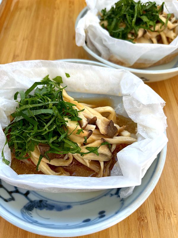 レンジで完結♪赤魚のレンジ蒸し、香味エリンギのせ