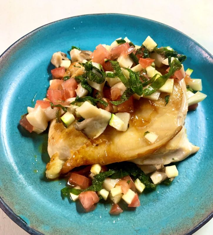 エリンギとたっぷり夏野菜の中華風鶏ソテー