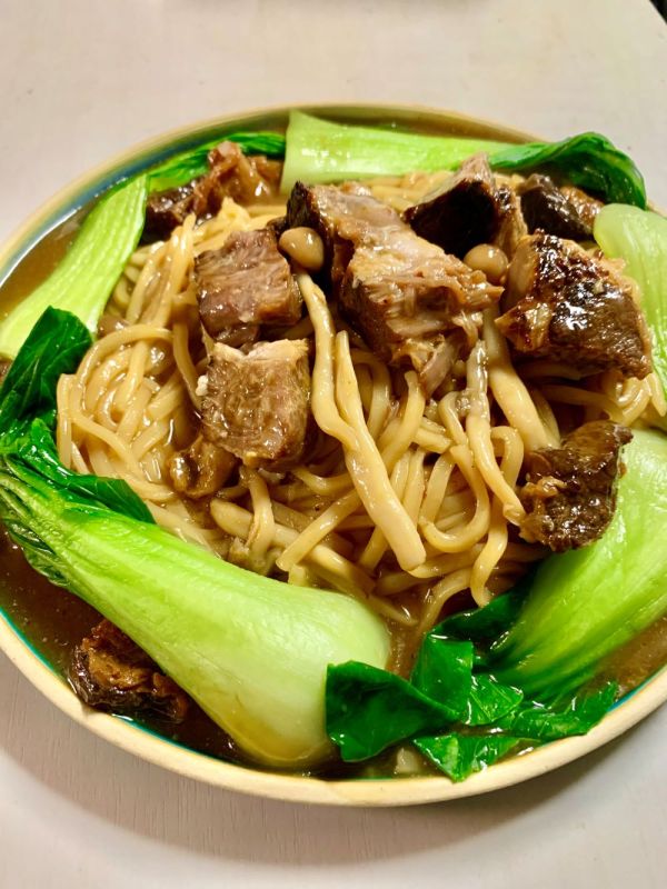 豚の角煮とブナシメジの餡かけ麺