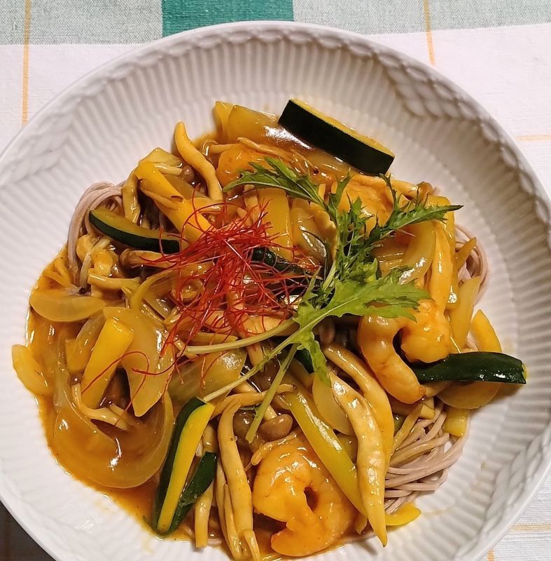 きのことエビのカレーそば