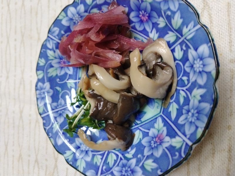 霜降りひらたけ酢の物