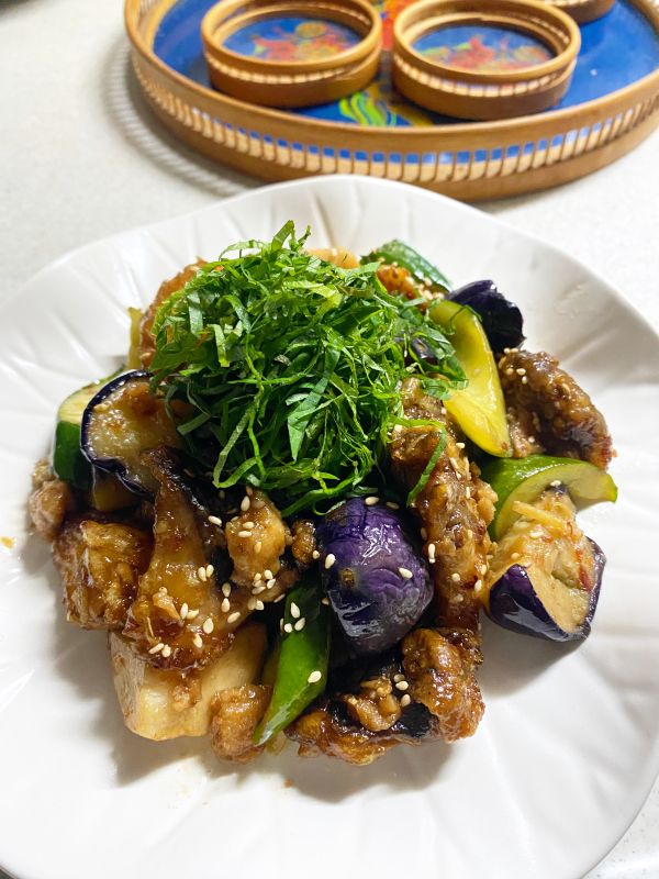 エリンギと夏野菜のジンジャーガーリック炒め