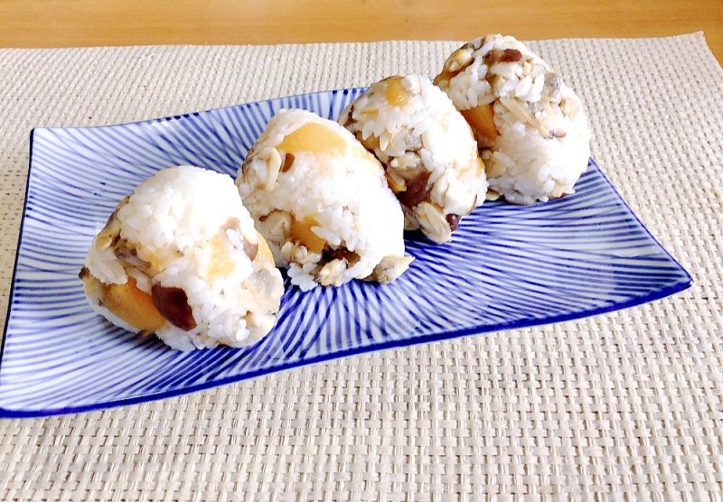 柿アサリ椎茸の飽きない秋むすび