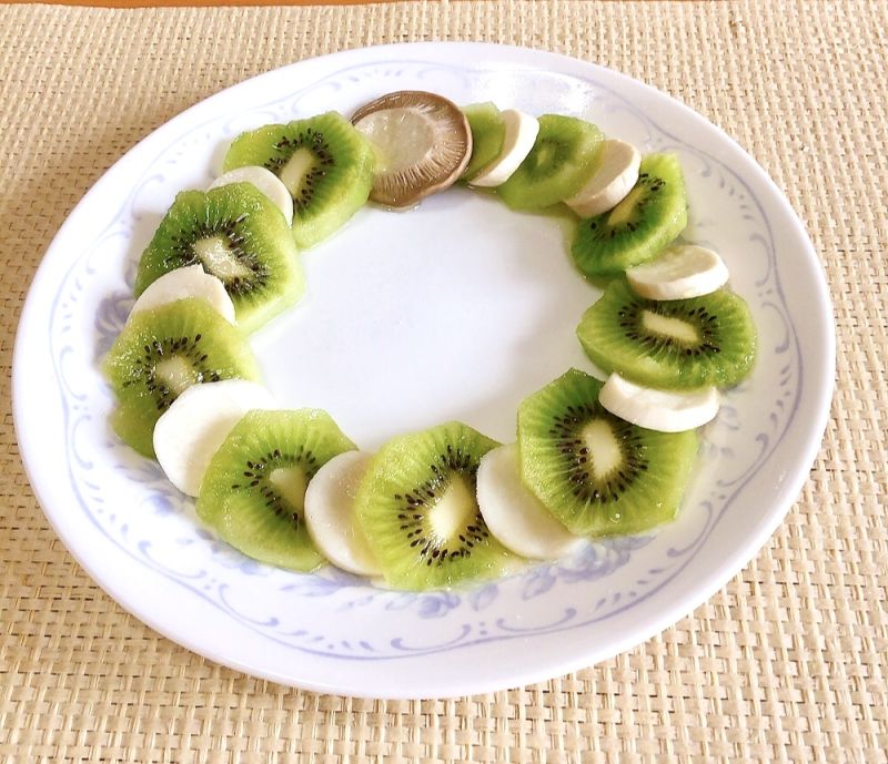 エリンギとキウイフルーツのカルパッチョ風