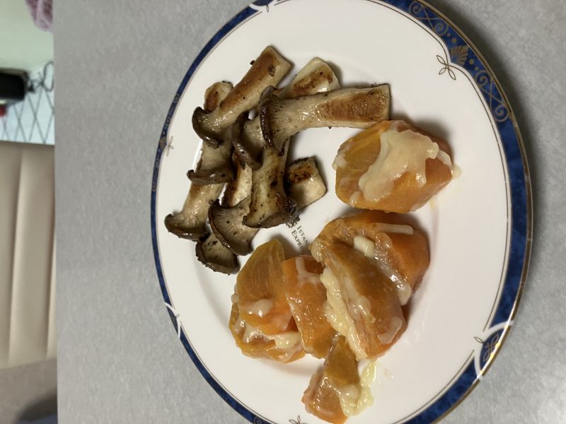 エリンギの柿添えチーズ