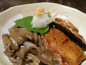まいたけとサンマ丼