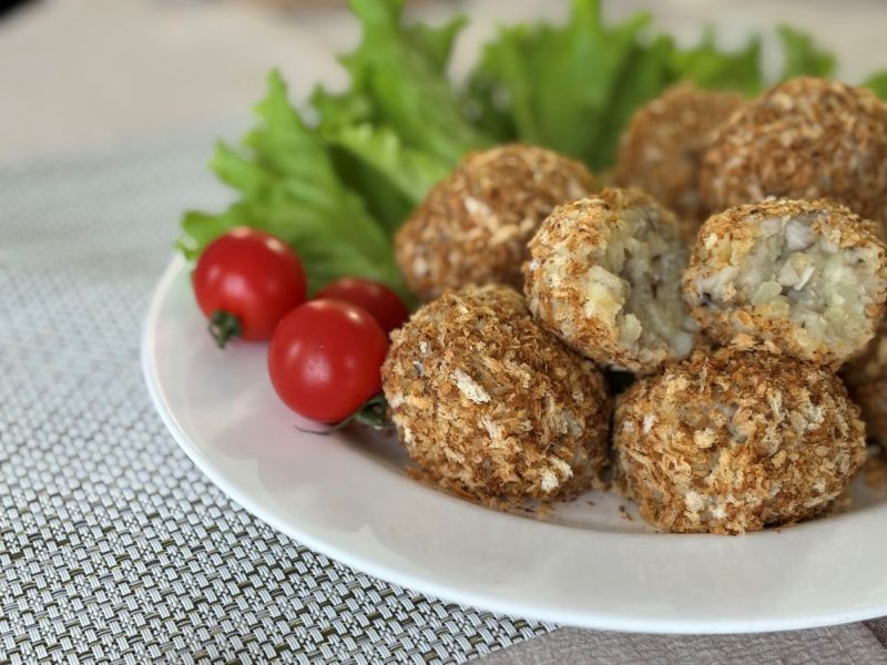 満腹・満足、だけどヘルシー！きのこたっぷり揚げないコロッケ