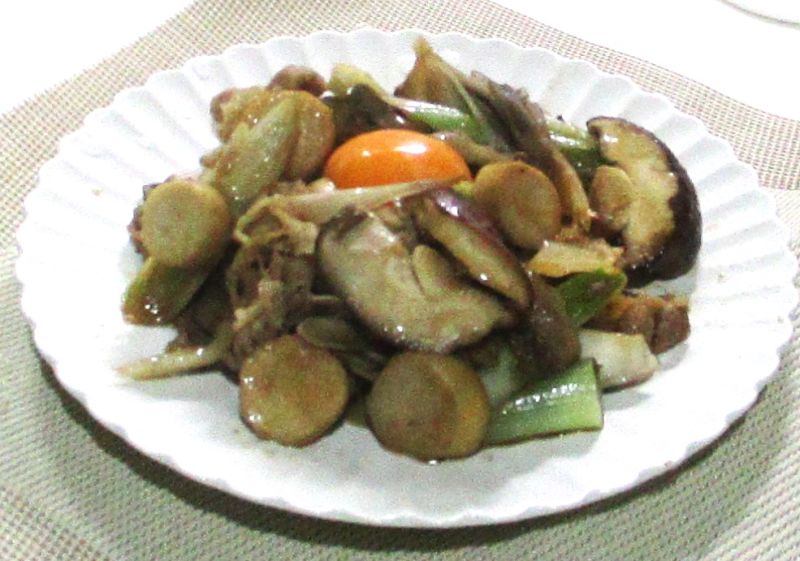 きのこと長葱のすき焼き風炒め物