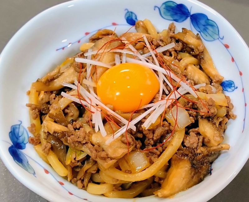 きのこ香るうどん すき焼き味