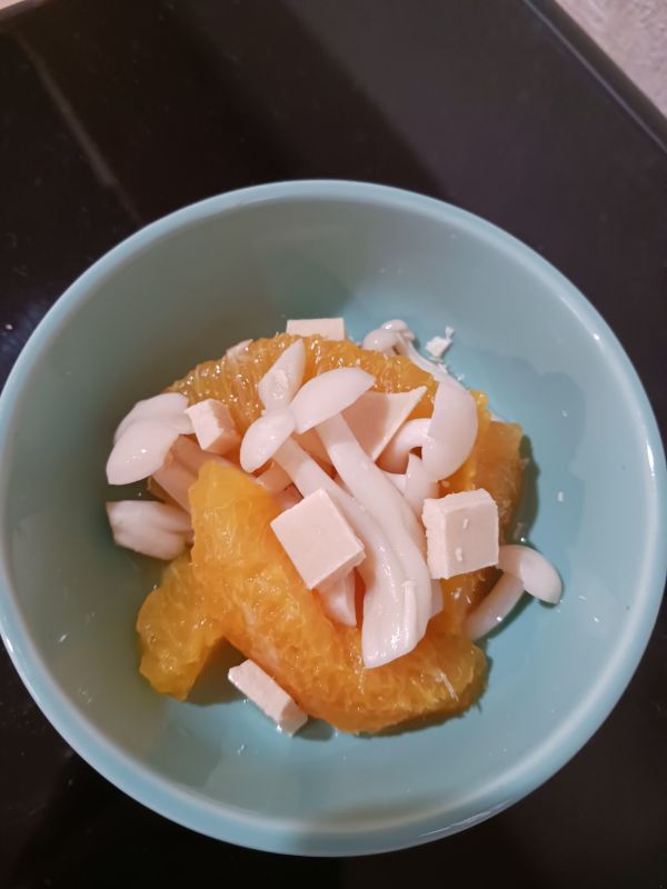 ブナピーとホワイトチョコのサラダ