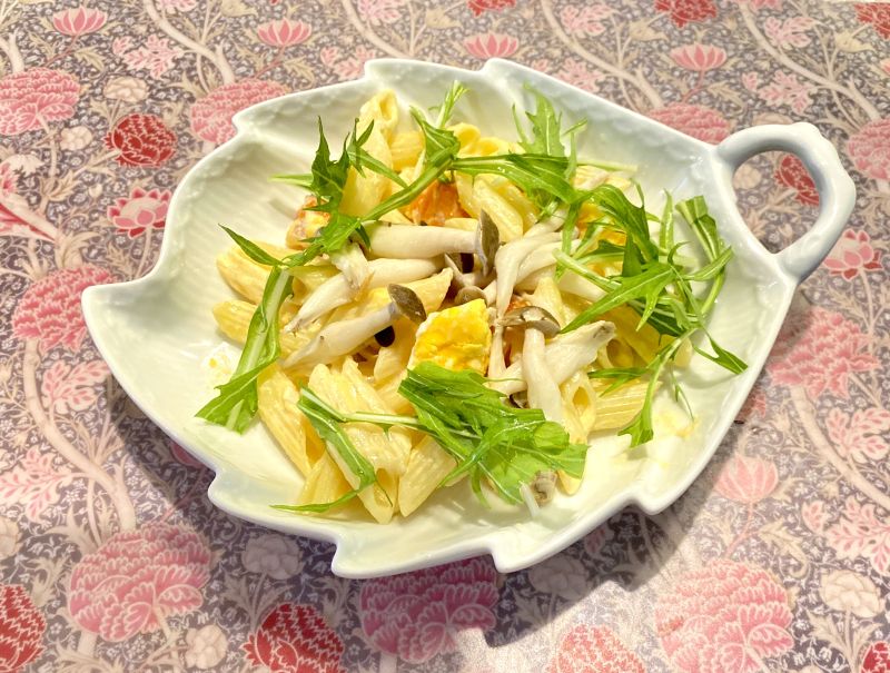 簡単で美味しい！箸が止まらない〜「きのことペンネの明太マヨサラダ」