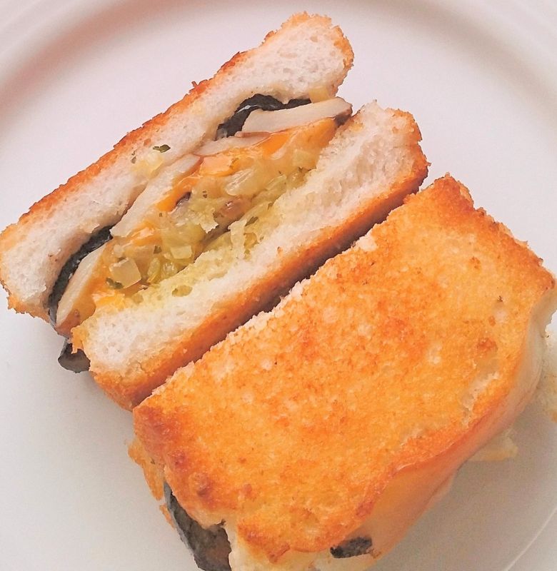 グリルエリンギとナスのチーズサンド