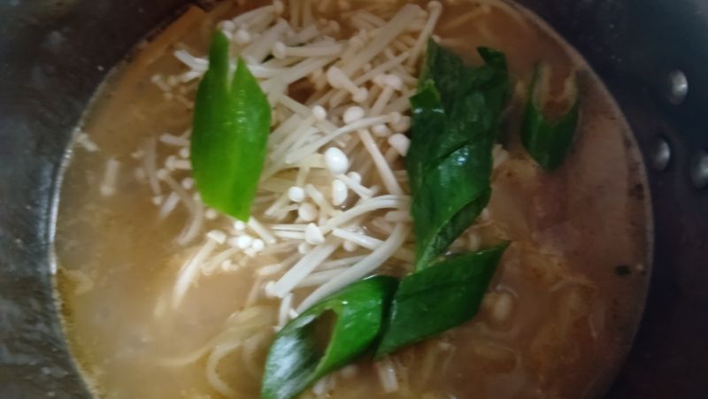 きのことんこつラーメン