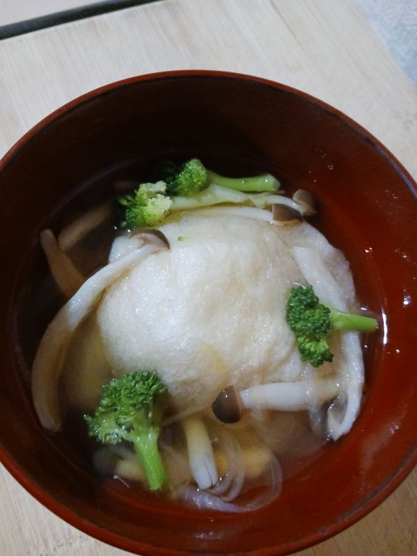 ブナシメジと新玉ねぎのジュワッとお吸い物