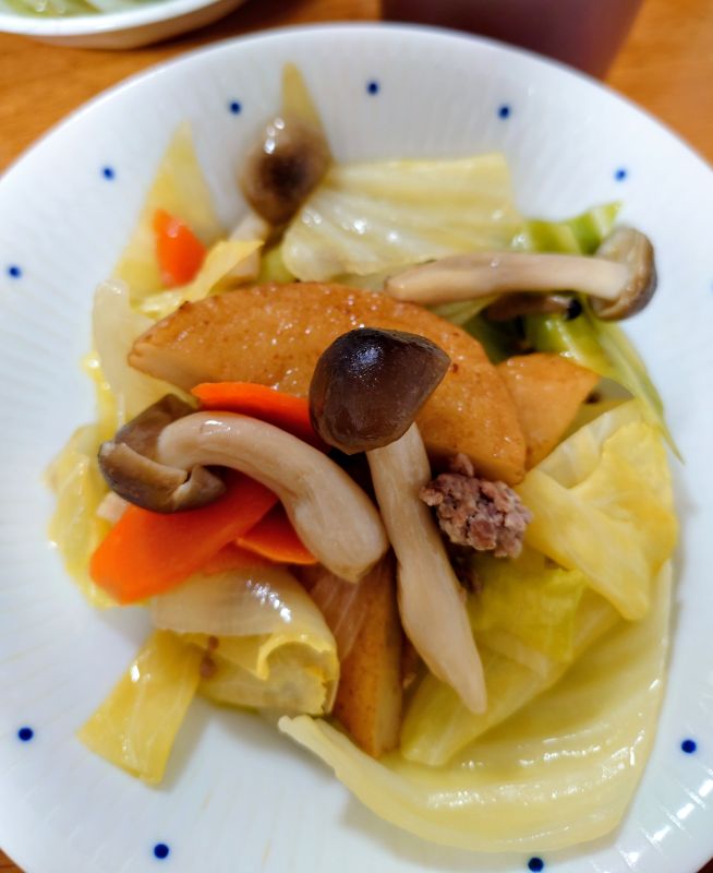 しめじと春キャベツと、新玉ネギの甘み全開煮