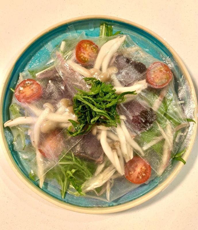 大葉かおる、鰹とぶなしめじの生春巻かず